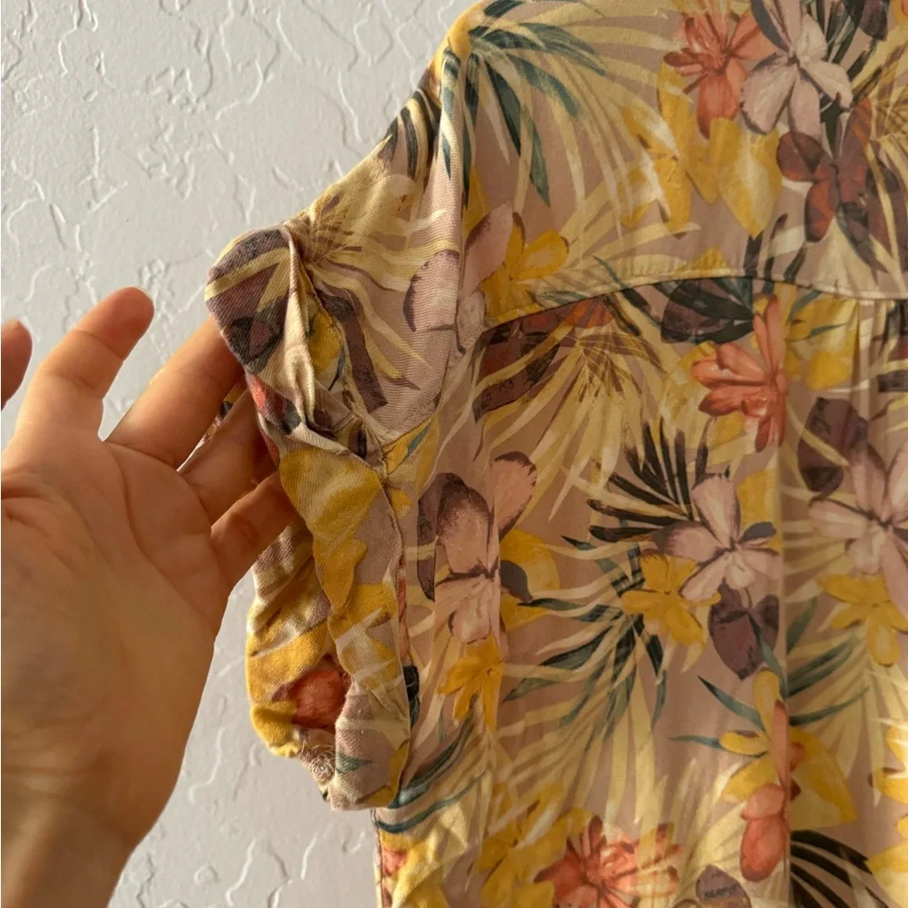Hawaiian flower blouse - Picture 14 of 15